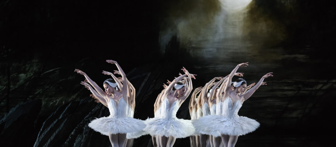 SWAN LAKE_The Royal Ballet_ROH.Odette_Odile; Sarah Lamb,Prince;Ryoichi Hirano,Queen Mother; Kirsten McNally,Rothbart; Thomas Whitehead,